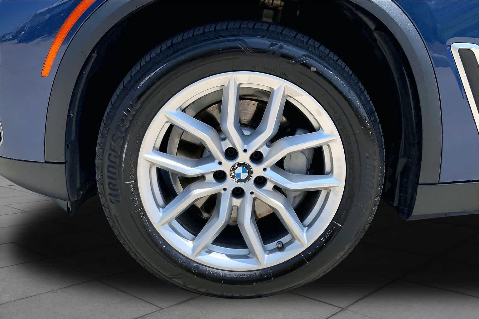 Used 2019 BMW X5 xDrive40i w/ Convenience Package AWD/4WD image 9