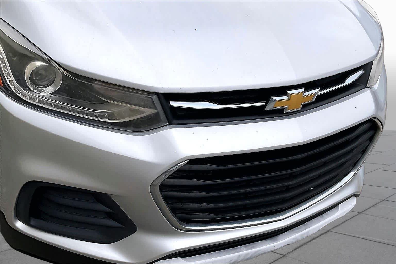 Used 2017 Chevrolet Trax LT w/ LT Convenience Package FWD image 28