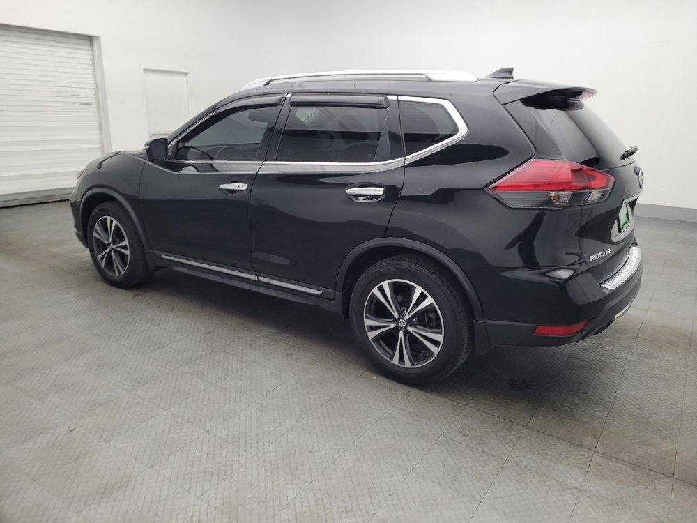 Used 2017 Nissan Rogue SL image 3