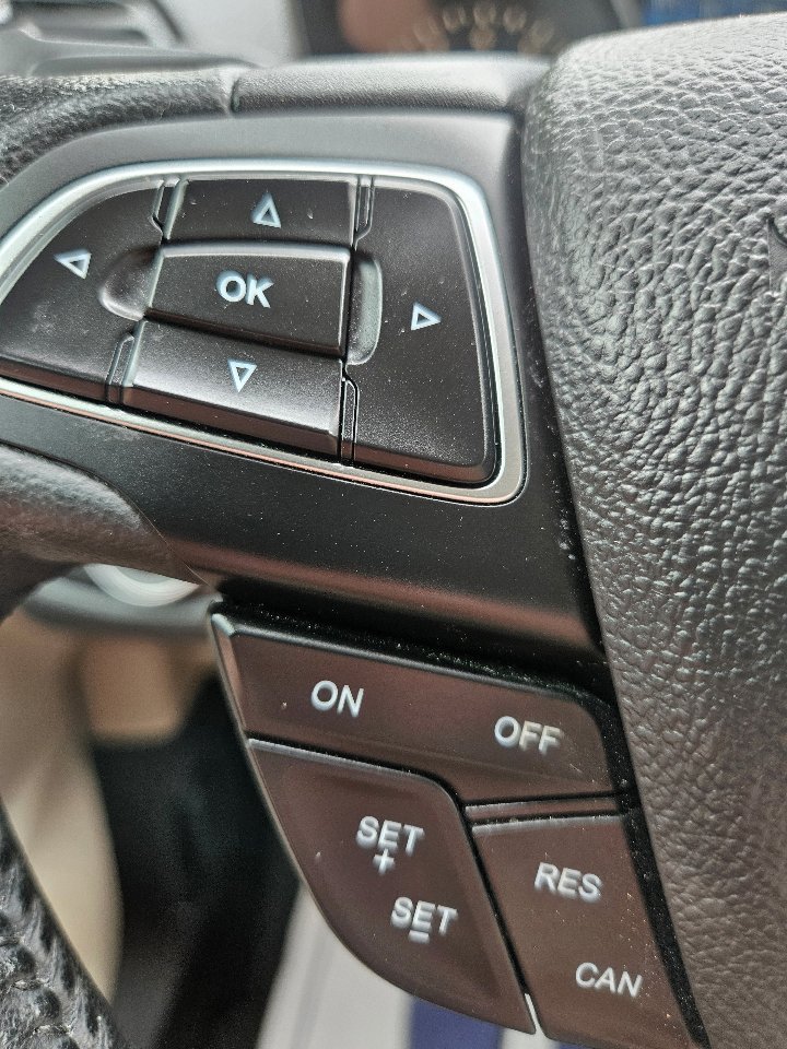 Used 2019 Ford Escape SEL image 26