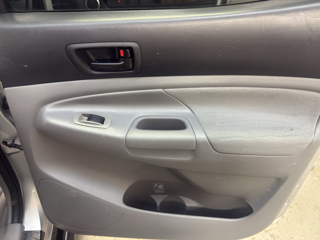 Used 2006 Toyota Tacoma PreRunner w/ TRD Sport Pkg #3 RWD image 24