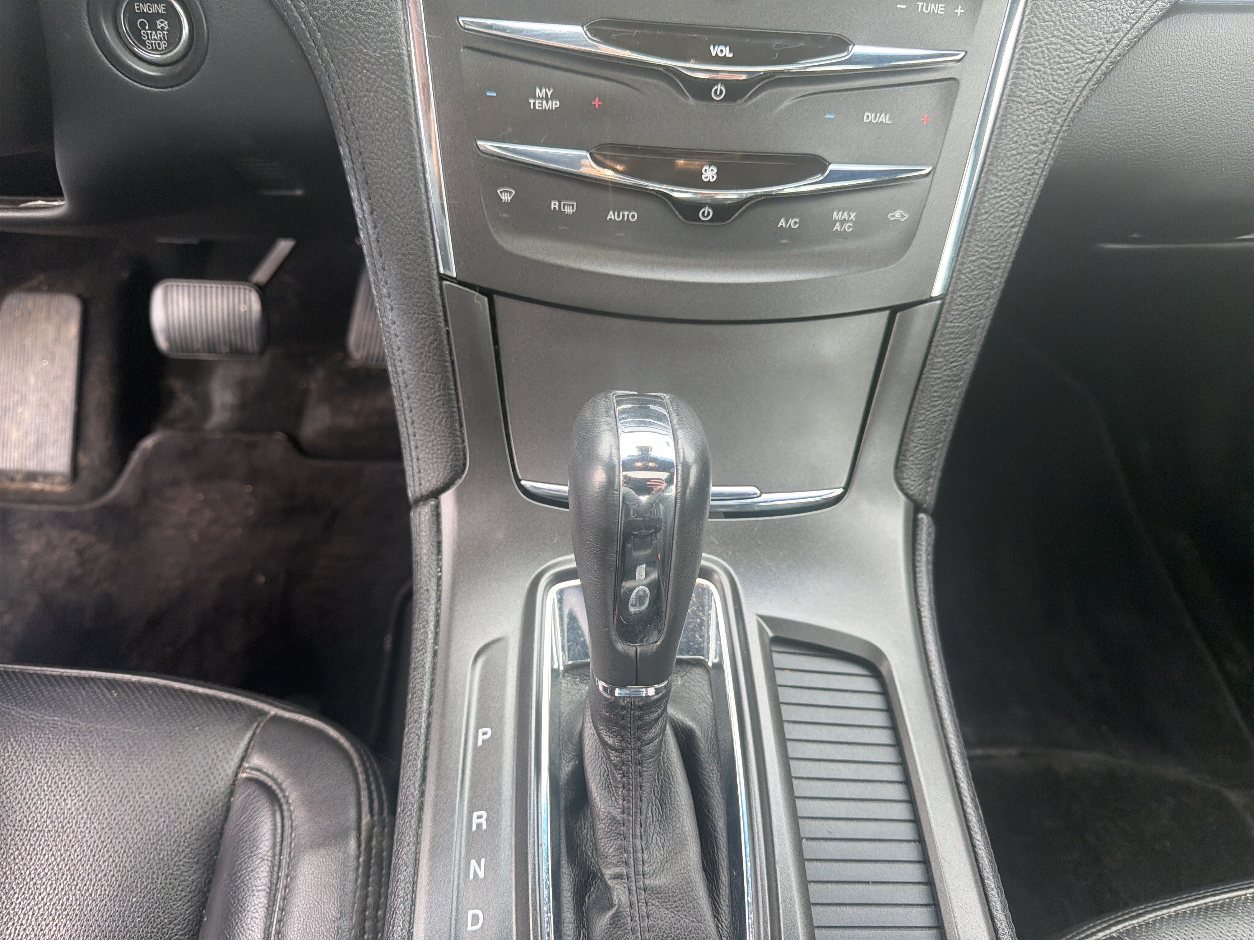 Used 2013 Lincoln MKS AWD image 35