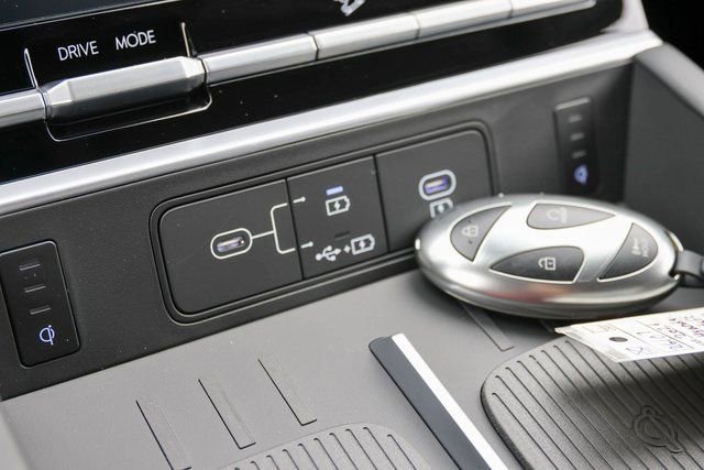New 2026 Hyundai Santa Fe Limited image 24