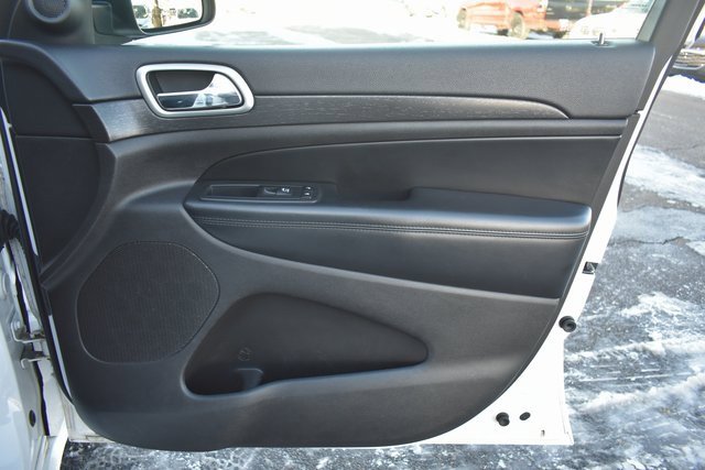 Used 2018 Jeep Grand Cherokee Altitude image 45