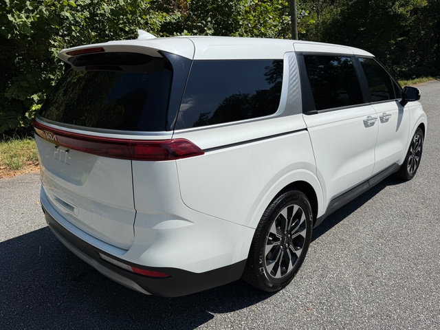 Used 2024 Kia Carnival EX FWD image 6