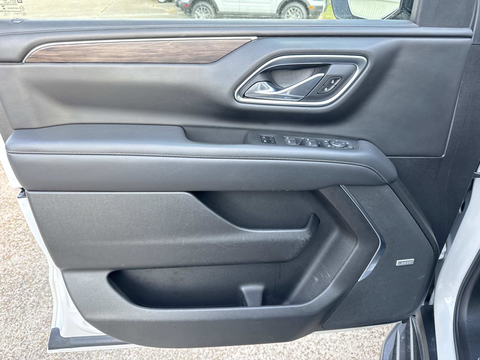 Used 2021 Chevrolet Suburban LT w/ Luxury Package image 17