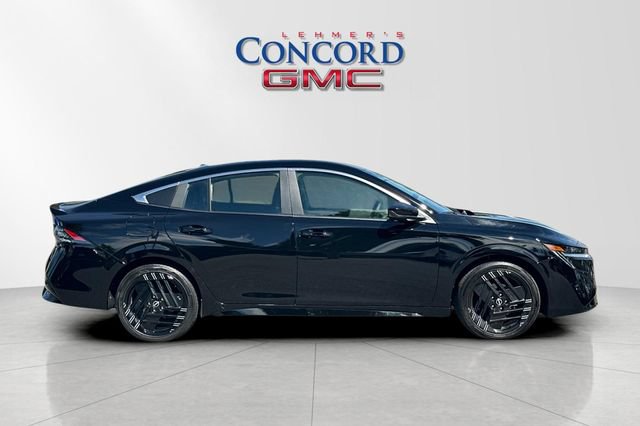 Used 2026 Nissan Sentra SR w/ Floor Mat Package FWD image 3