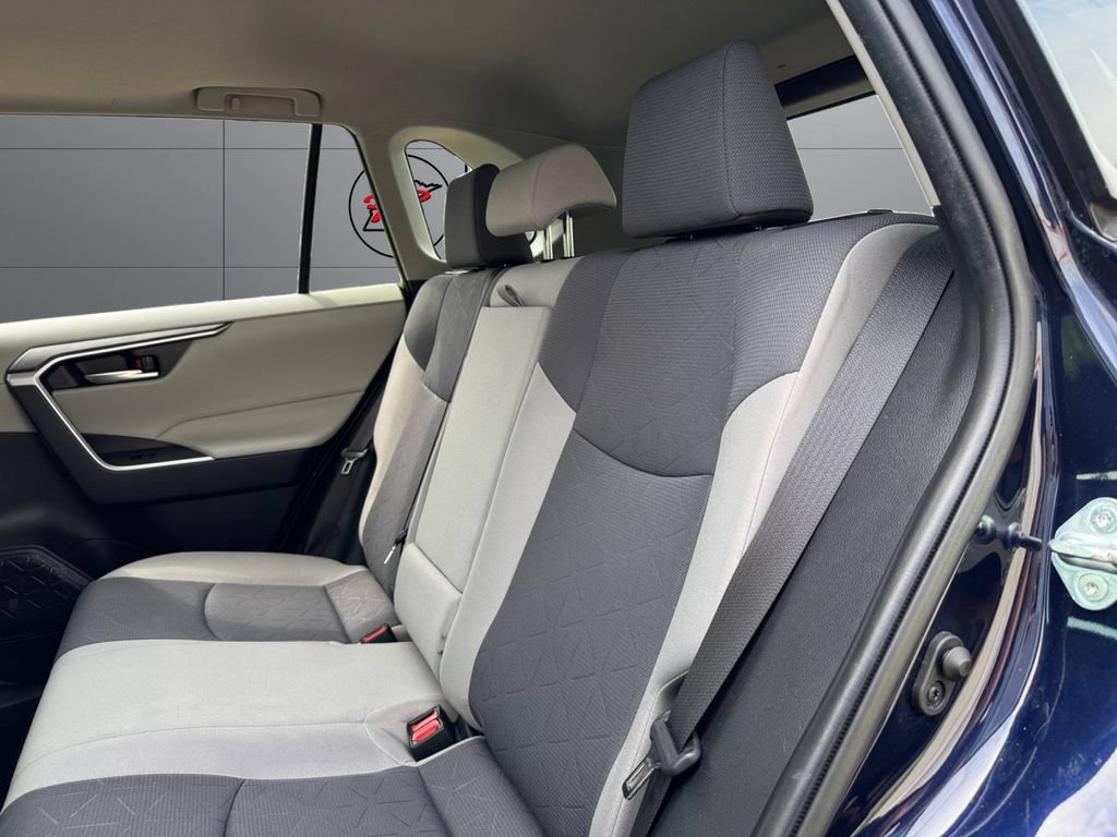 Certified 2019 Toyota RAV4 XLE w/ Convenience Package AWD/4WD image 18