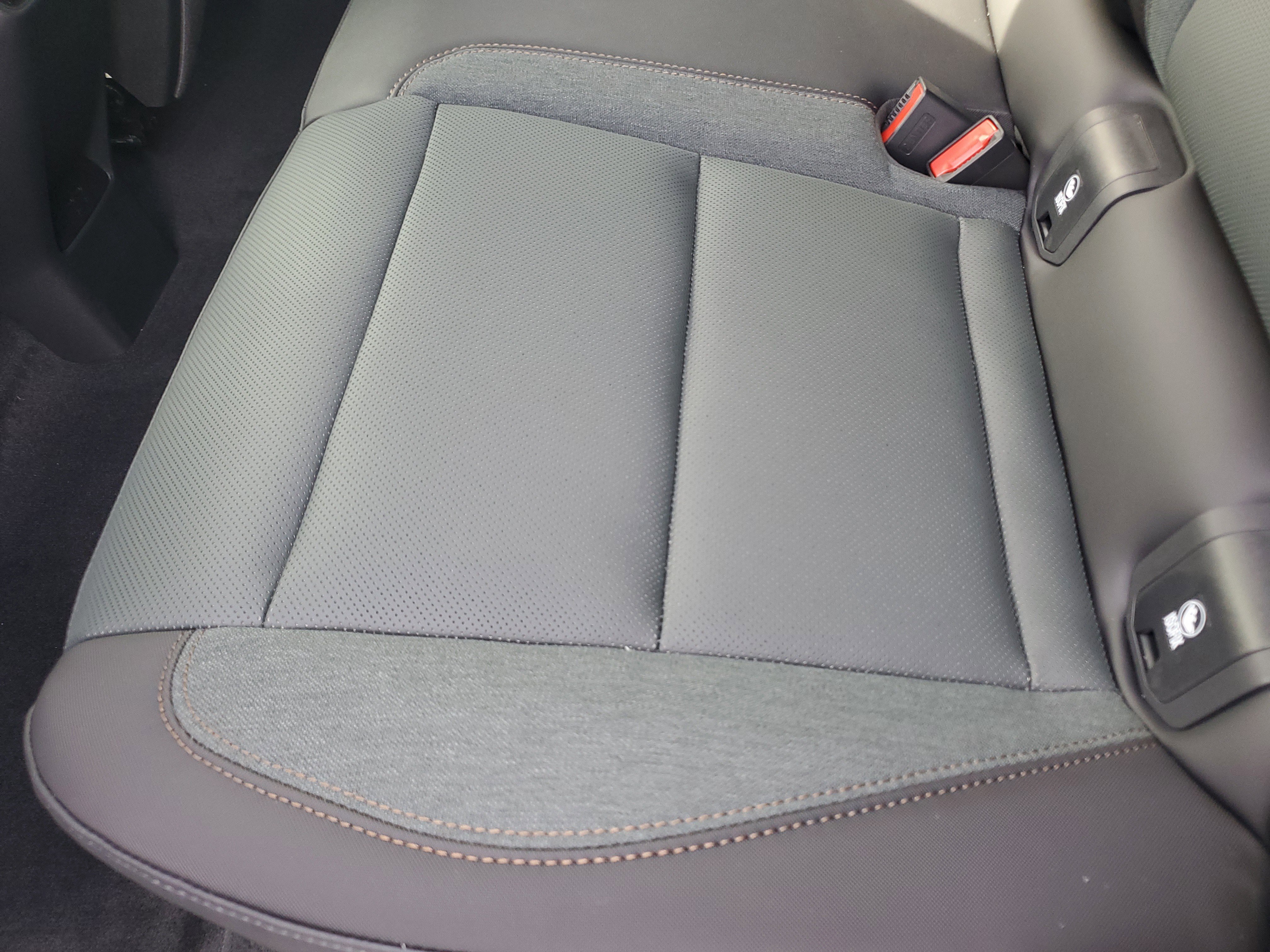 New 2026 GMC Terrain AT4 w/ Convenience Package III image 32
