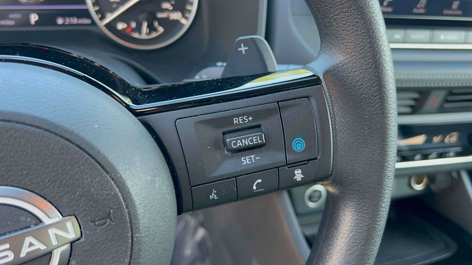 Used 2023 Nissan Rogue SV AWD/4WD image 24