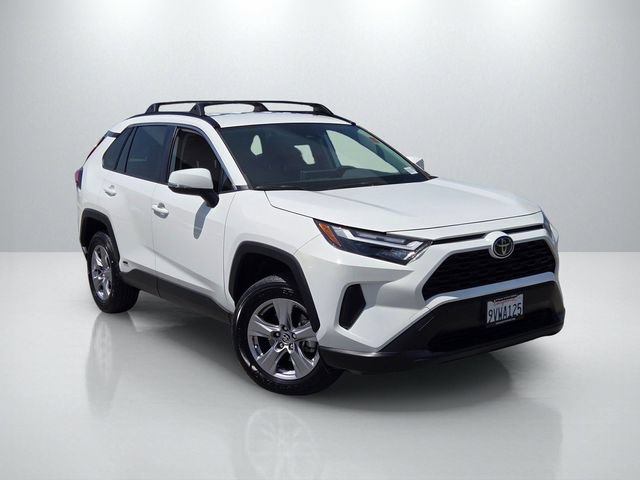 Used 2025 Toyota RAV4 LE AWD/4WD image 1