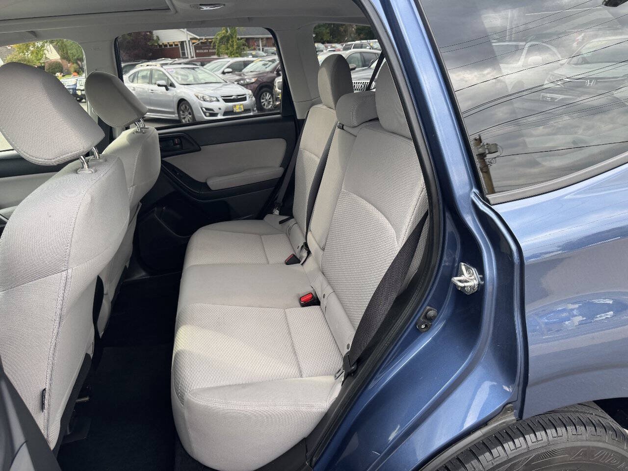 Used 2014 Subaru Forester 2.5i Premium w/ All-Weather Package AWD/4WD image 19