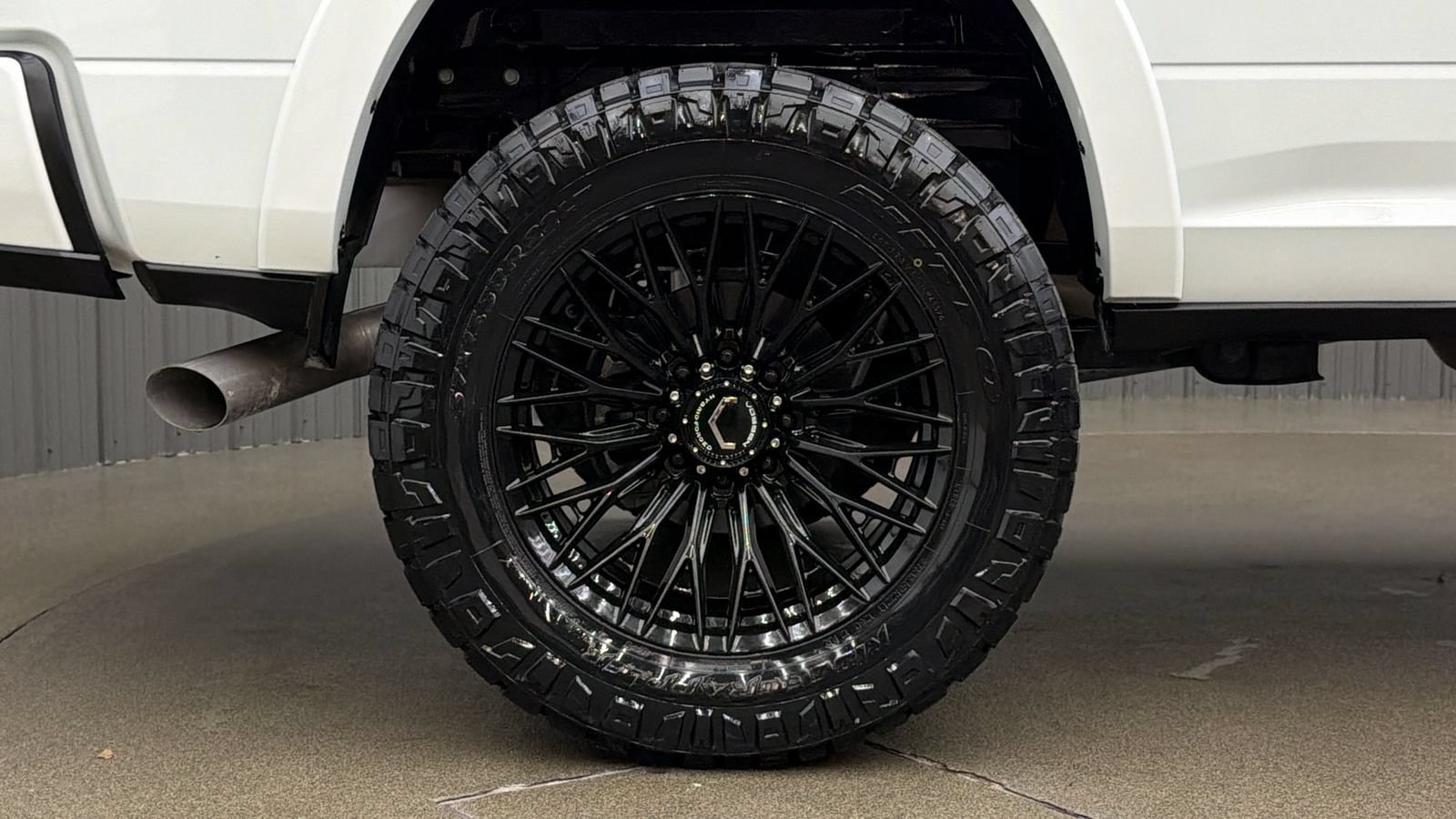 Used 2025 RAM 2500 Limited AWD/4WD image 11