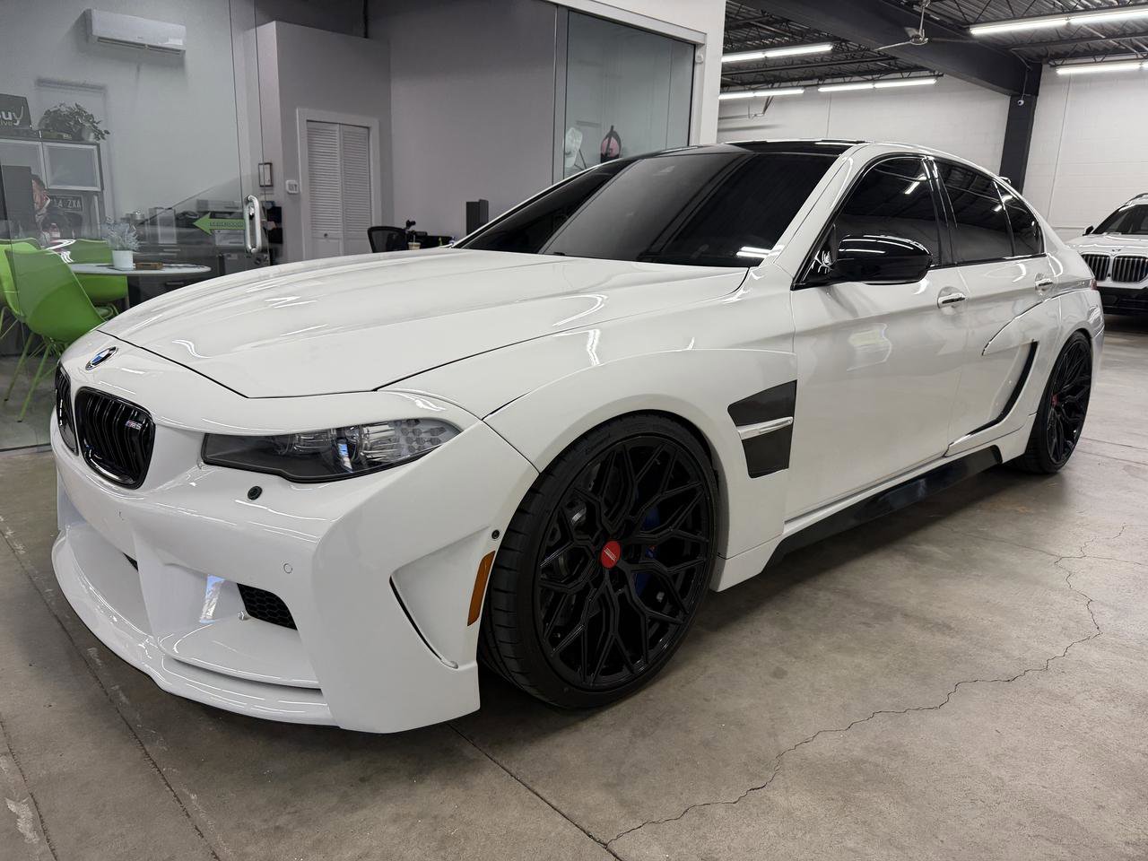 Used 2013 BMW M5 RWD image 1