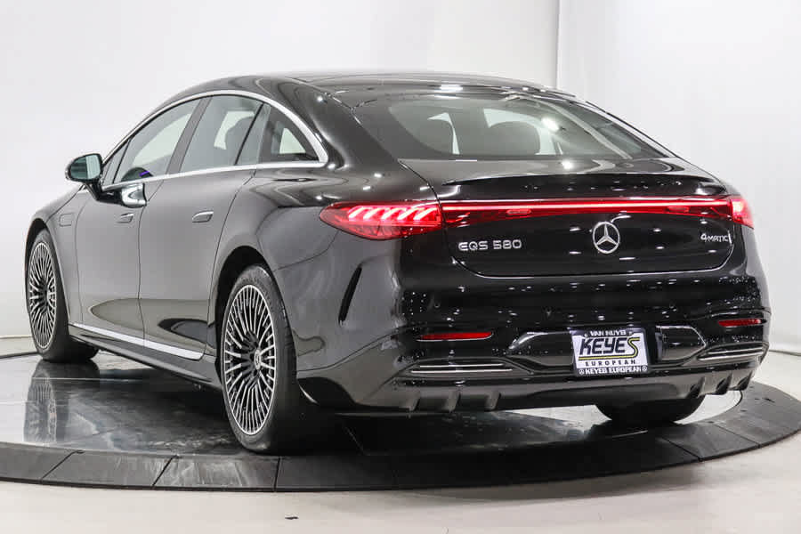 Used 2023 Mercedes-Benz EQS 580 4MATIC Sedan image 4