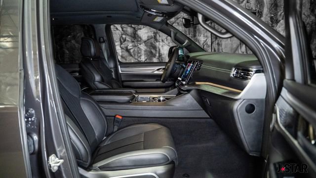 Used 2024 Jeep Wagoneer Series III w/ Premium Group I image 10