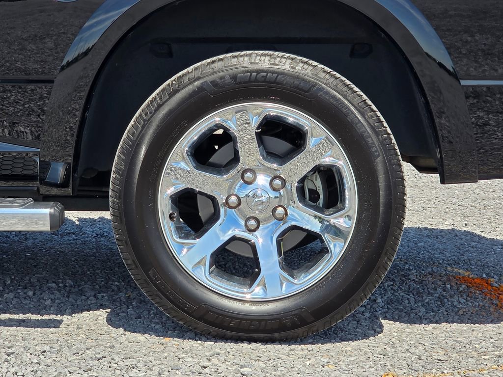 Used 2015 RAM 1500 Laramie w/ Convenience Group AWD/4WD image 9