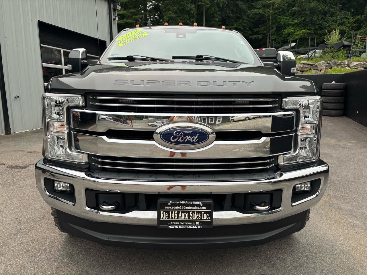 Used 2019 Ford F350 Lariat w/ Lariat Ultimate Package AWD/4WD image 4