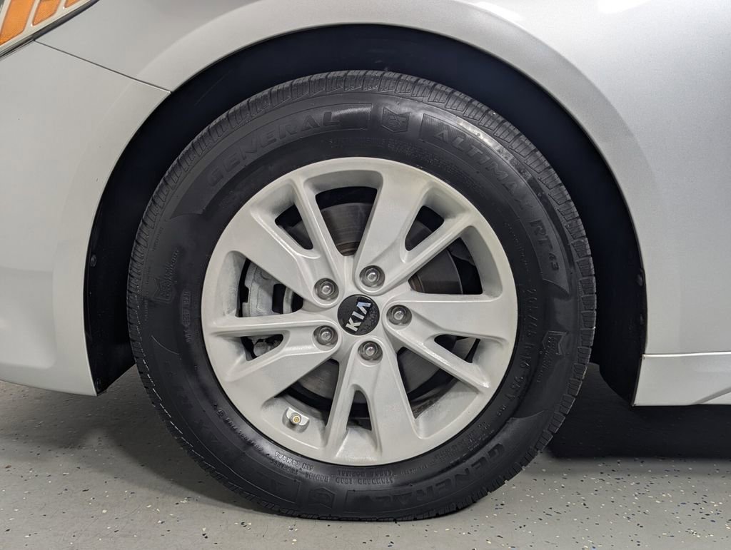 Used 2017 Kia Optima LX w/ Convenience Plus Package FWD image 9