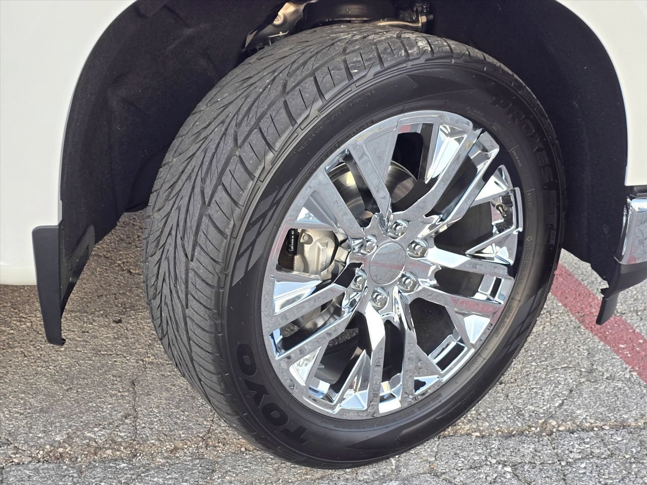 Used 2022 Chevrolet Silverado 1500 LTZ w/ LTZ Premium Package AWD/4WD image 13