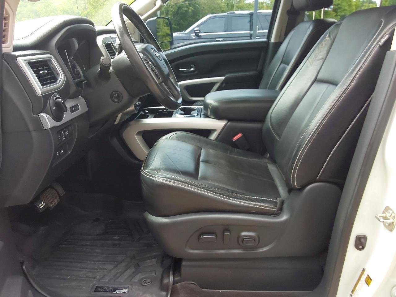 Used 2017 Nissan Titan PRO-4X w/ Pro-4x Convenience Package AWD/4WD image 25