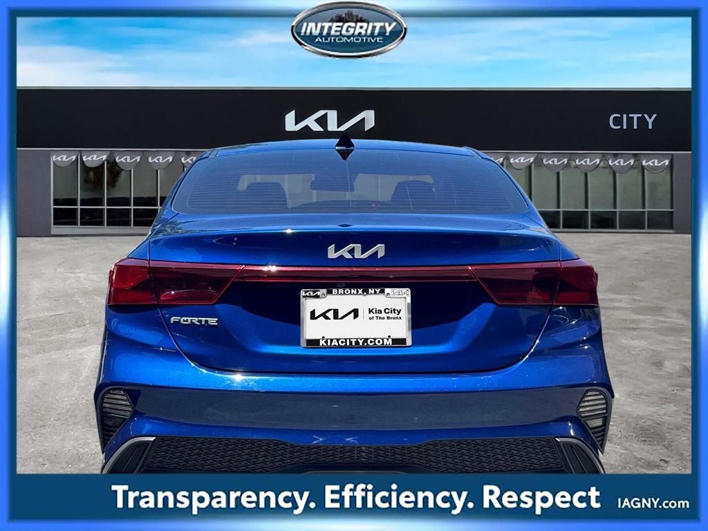 Used 2023 Kia Forte LXS w/ LXS Technology Package FWD image 6