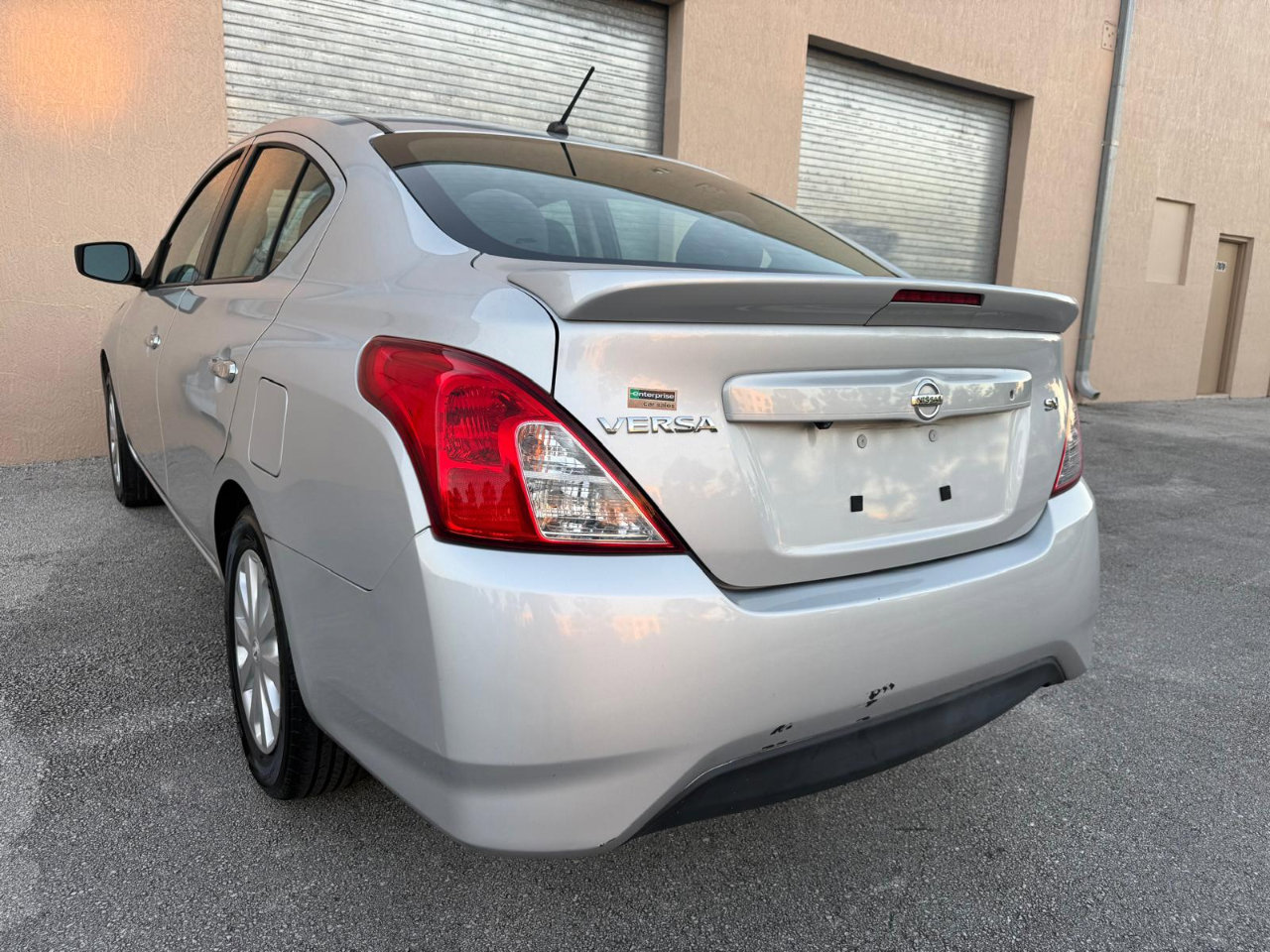 Used 2019 Nissan Versa SV image 2