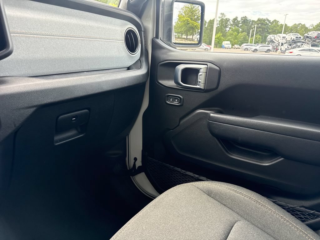 Used 2024 Jeep Gladiator Sport AWD/4WD image 17