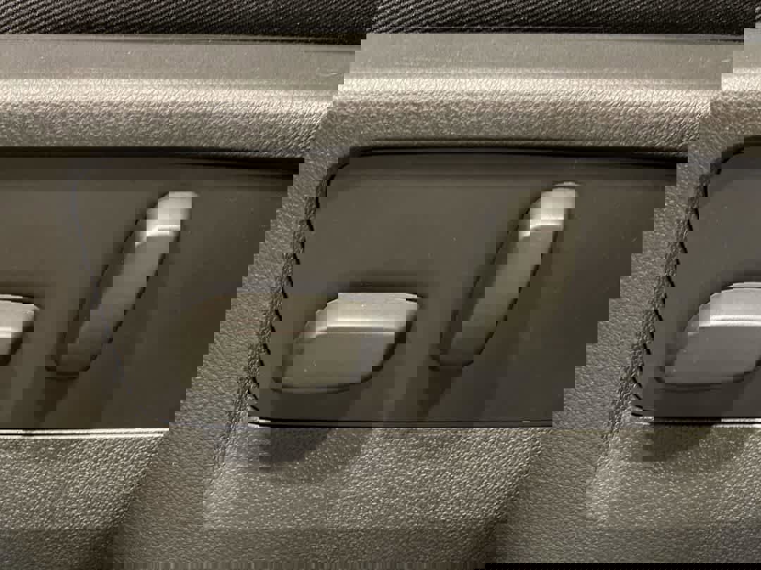 Used 2022 Buick Envision Essence w/ Technology Package I image 14