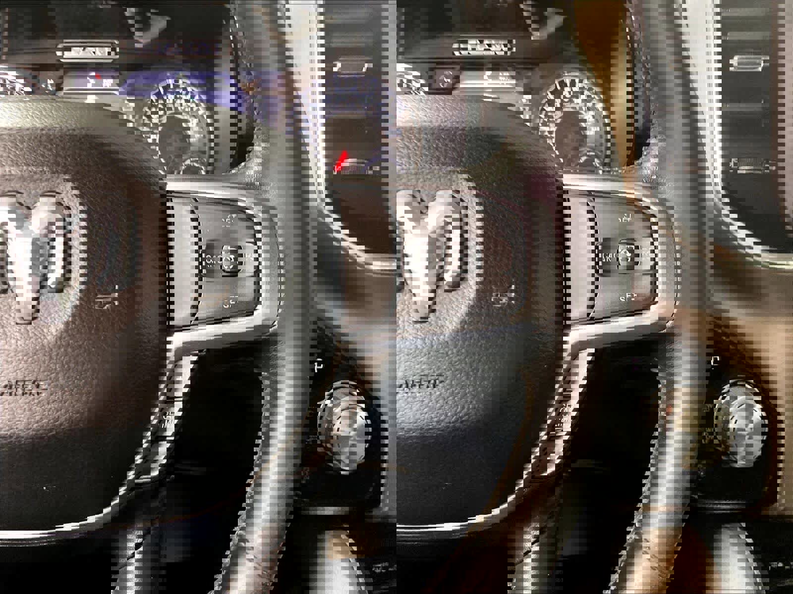 Used 2019 RAM 1500 Laramie image 23