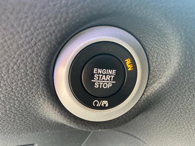 Used 2025 Chrysler Pacifica Limited FWD image 26