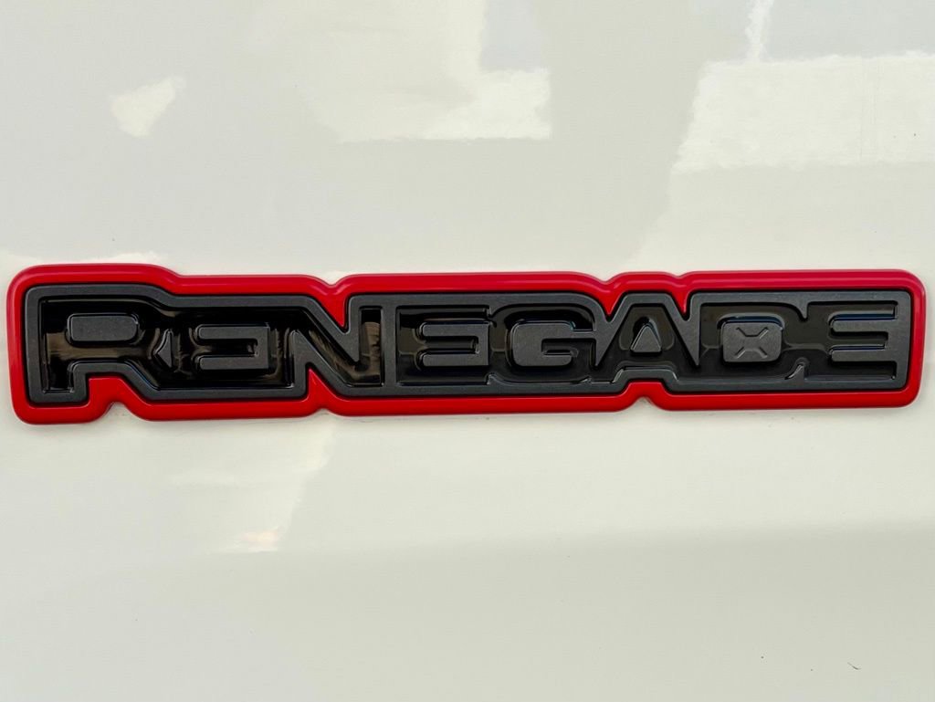 Used 2023 Jeep Renegade Trailhawk image 14
