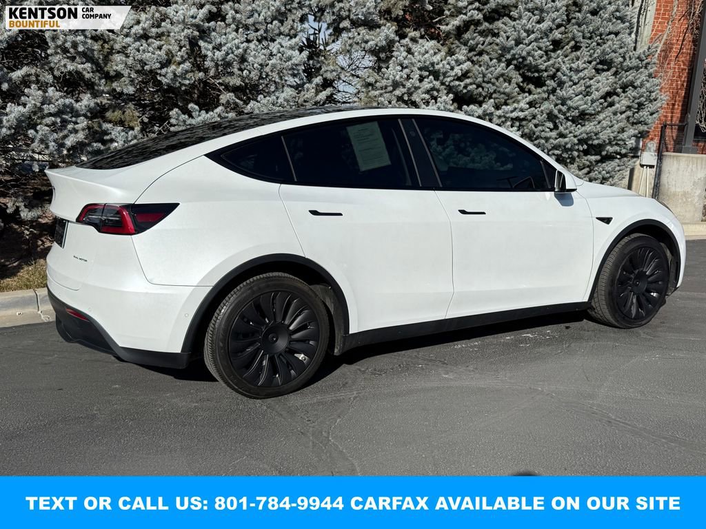 Used 2022 Tesla Model Y Long Range image 9