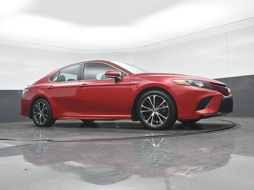 Used 2020 Toyota Camry SE w/ Sunroof Package FWD image 53
