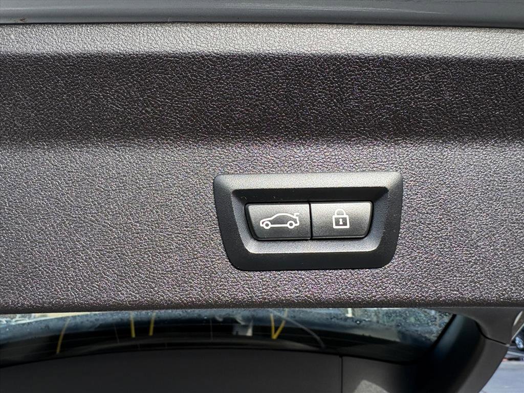 Used 2021 BMW X3 xDrive30e w/ Convenience Package image 22