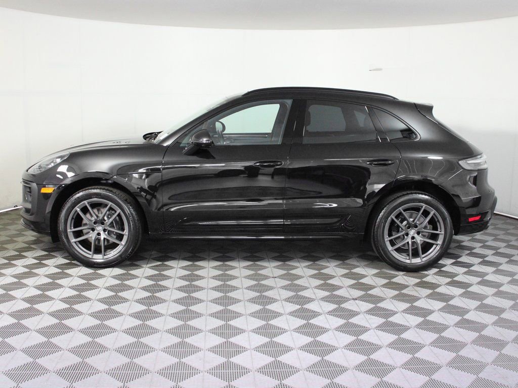 Certified 2025 Porsche Macan Turbo image 2