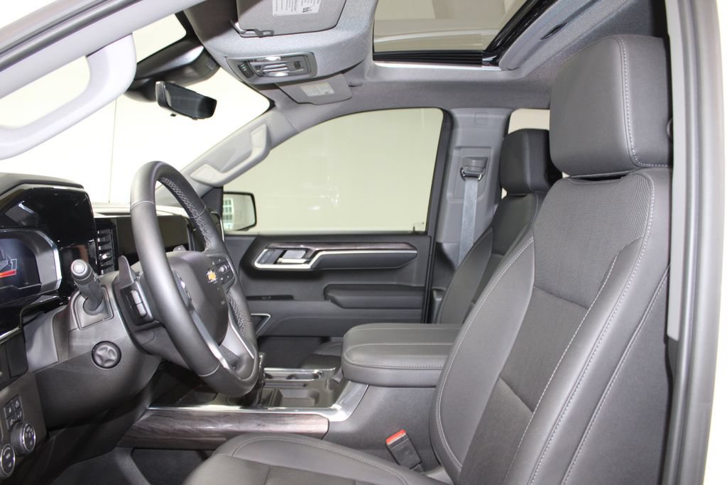Used 2025 Chevrolet Silverado 1500 LTZ w/ LTZ Premium Package AWD/4WD image 22