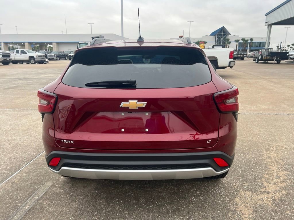 Used 2025 Chevrolet Trax LT w/ LT Convenience Package FWD image 6