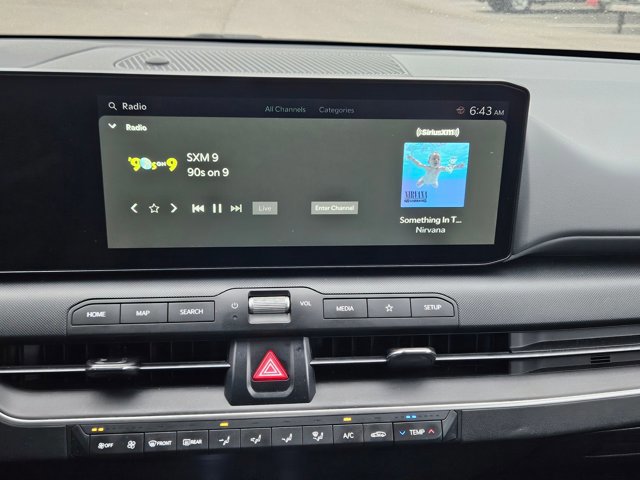 Used 2025 Kia K4 LXS image 12