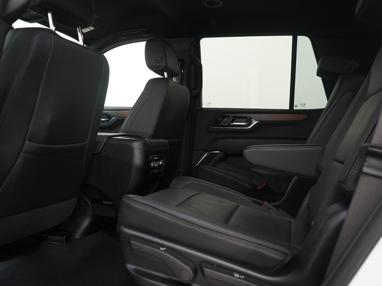 Used 2025 GMC Yukon Denali AWD/4WD image 19