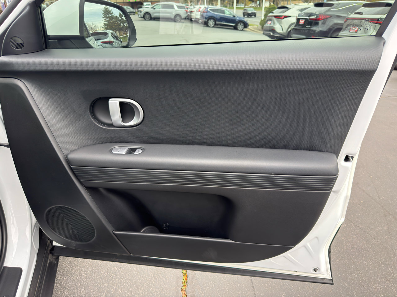 Used 2022 Hyundai Ioniq 5 SE image 23