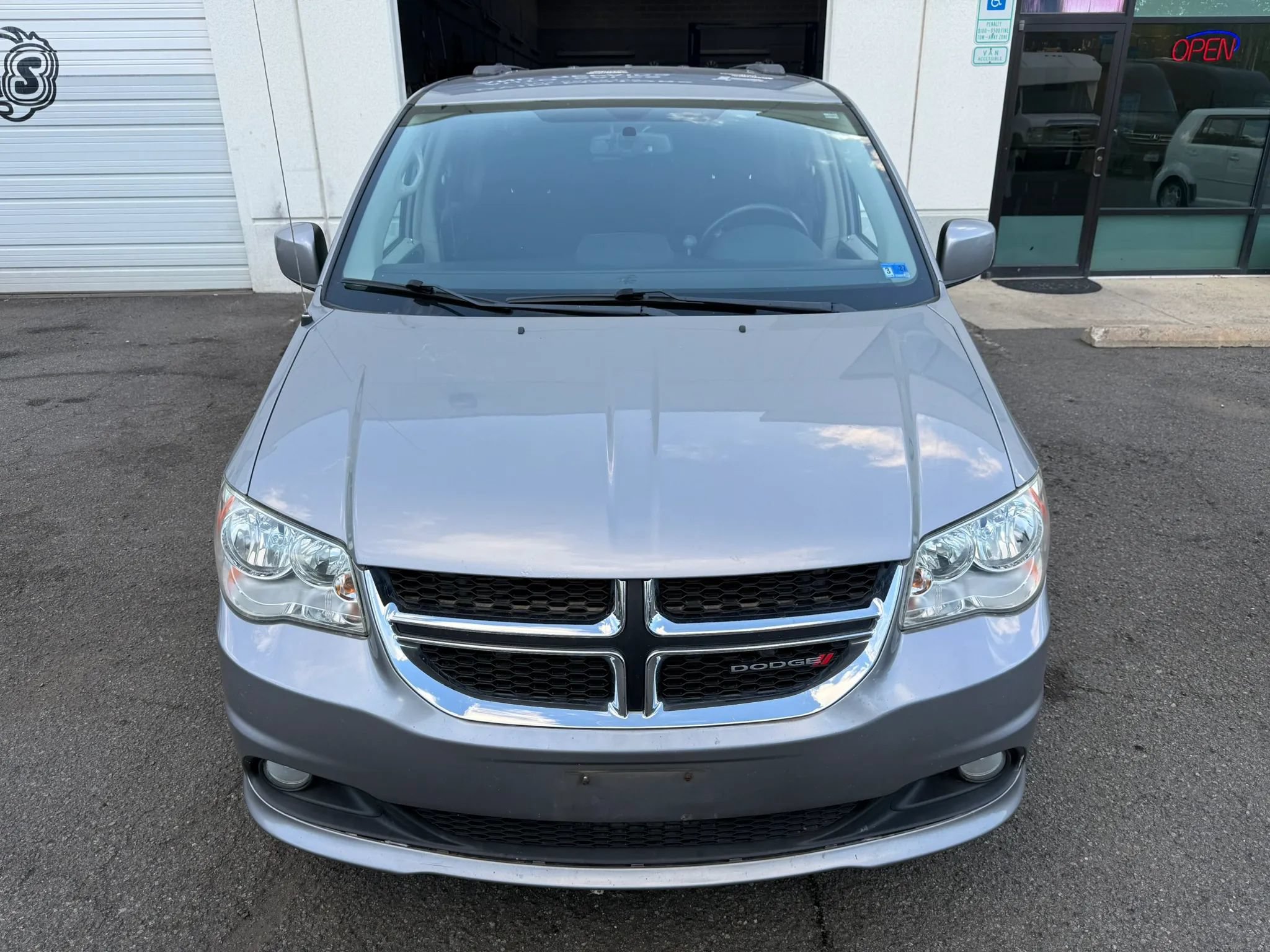 Used 2013 Dodge Grand Caravan Crew w/ Safety Sphere Group FWD image 7