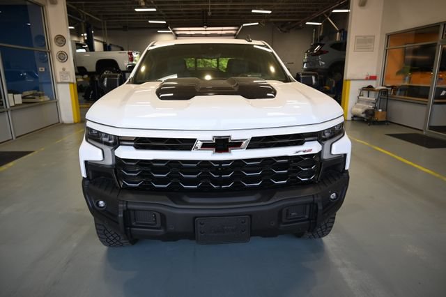 Used 2024 Chevrolet Silverado 1500 ZR2 w/ ZR2 Bison Edition AWD/4WD image 2