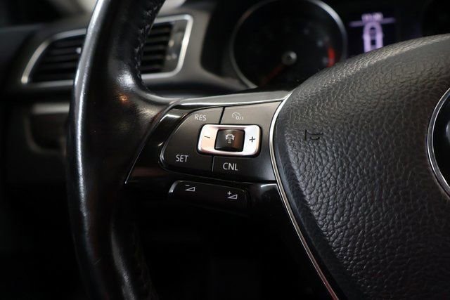 Used 2016 Volkswagen Passat 1.8T SE image 19