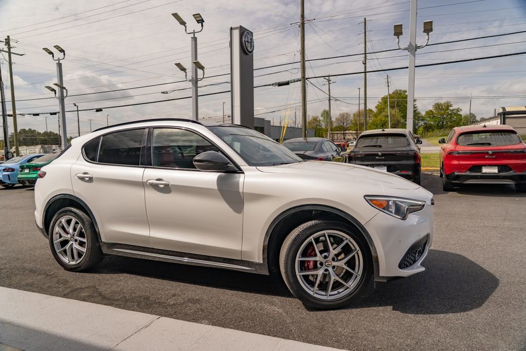 Used 2021 Alfa Romeo Stelvio Ti Sport image 10