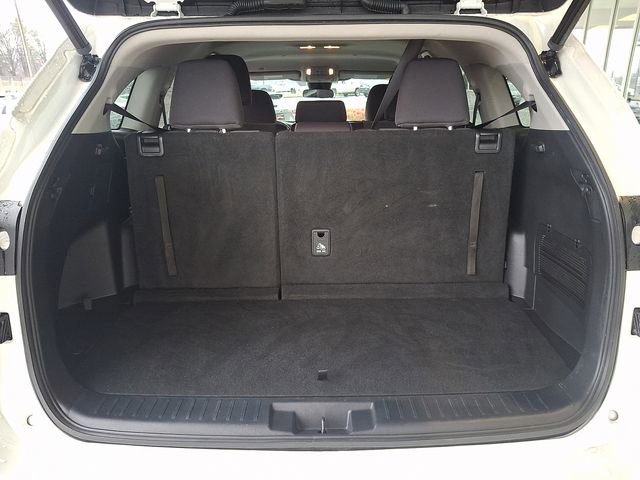 Used 2021 Toyota Highlander LE image 28