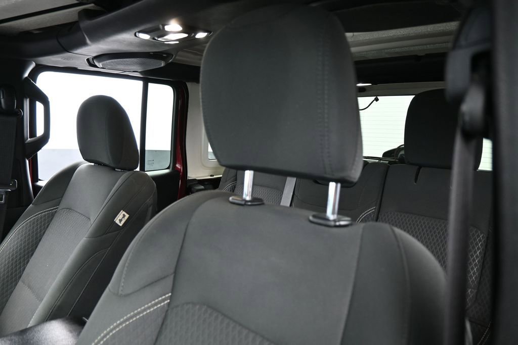 Used 2021 Jeep Wrangler Unlimited Sport AWD/4WD image 14