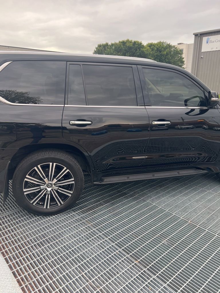 Used 2021 Lexus LX 570 4WD w/ Luxury Package image 10