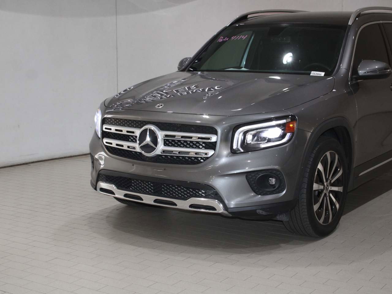 Used 2022 Mercedes-Benz GLB 250 4MATIC image 2