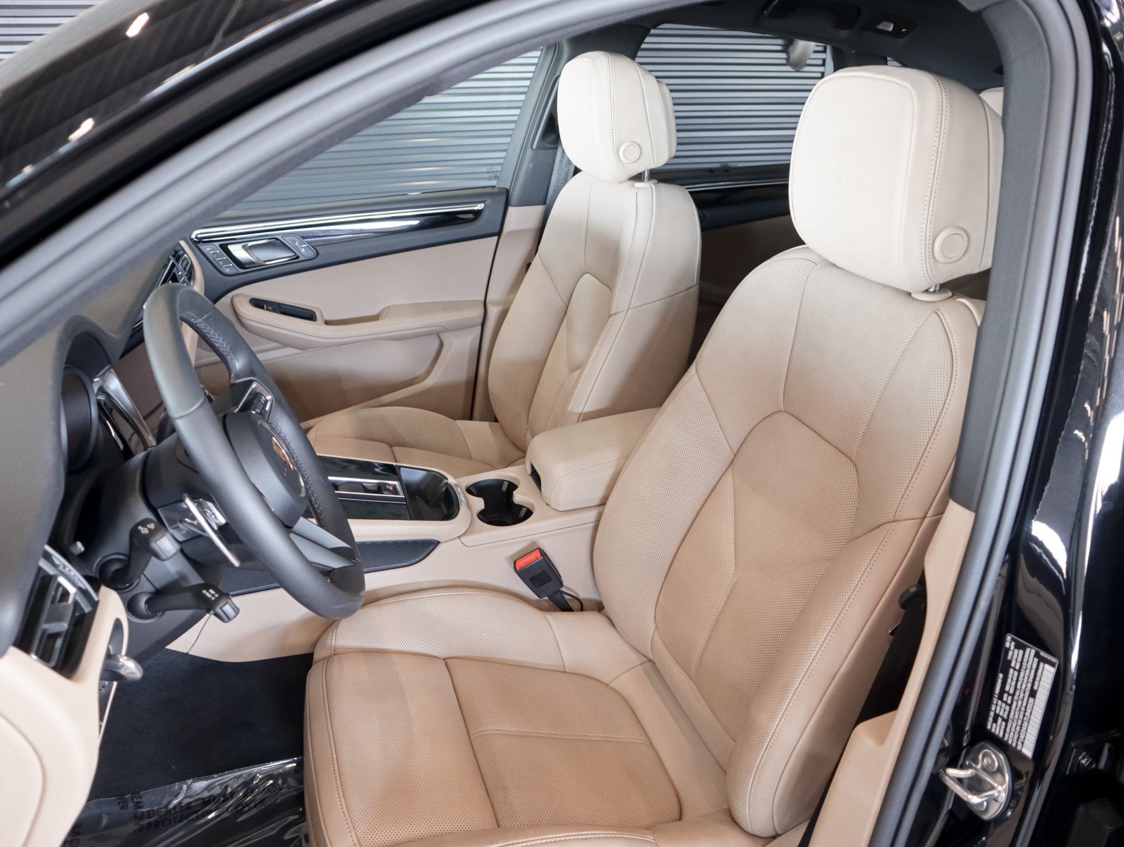 Certified 2026 Porsche Macan S AWD/4WD image 5